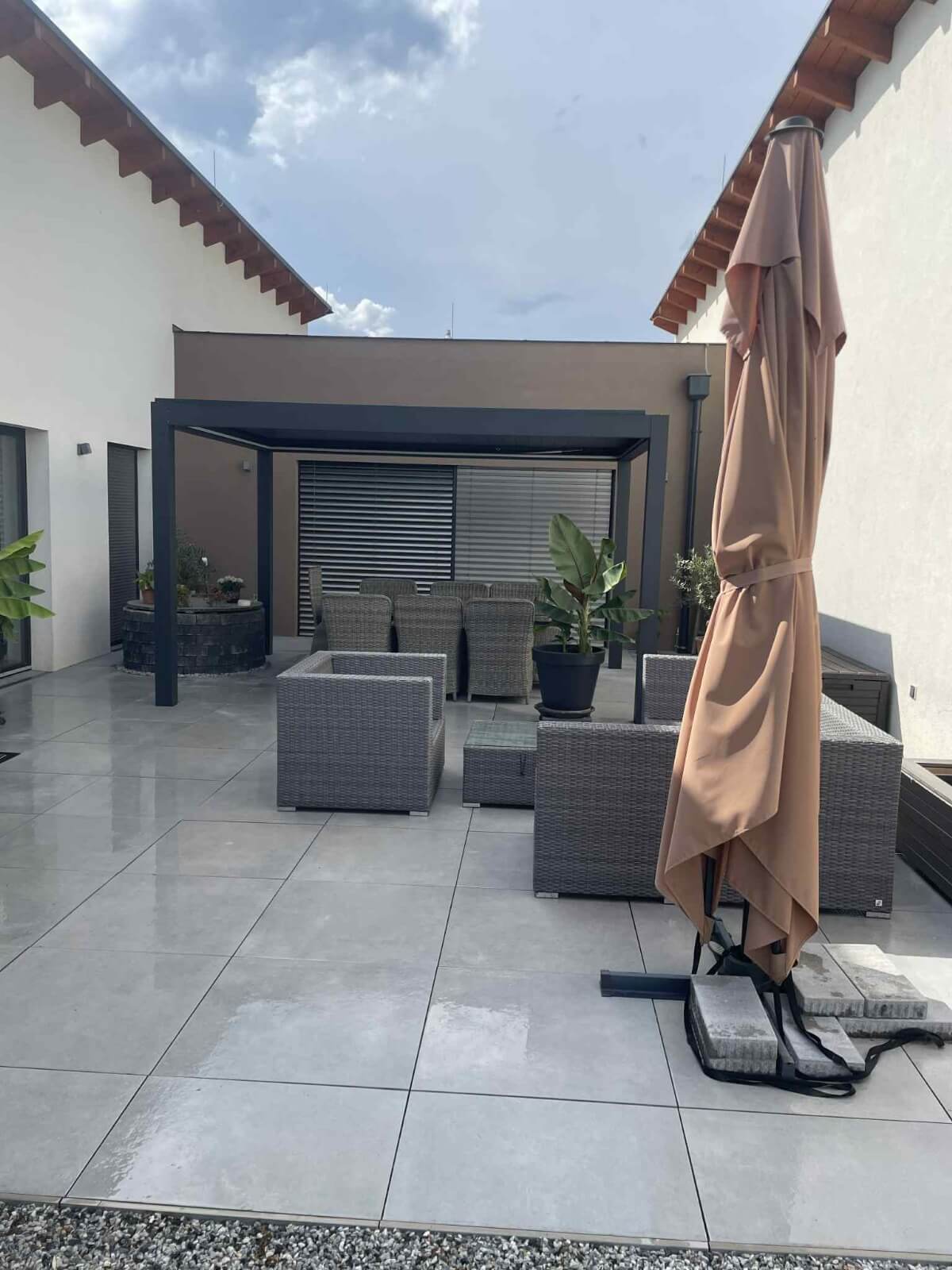 Click to view full screen HUUN Pergola Mezzo, Lamellendach elektrisch photo review